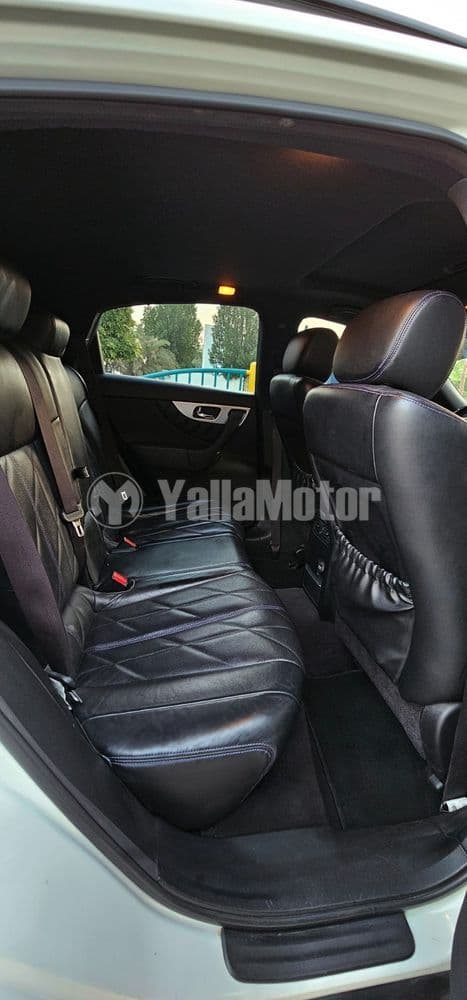 انفينيتي كيو اكس70 3.7L Luxe Sensory 2016 مستعملة