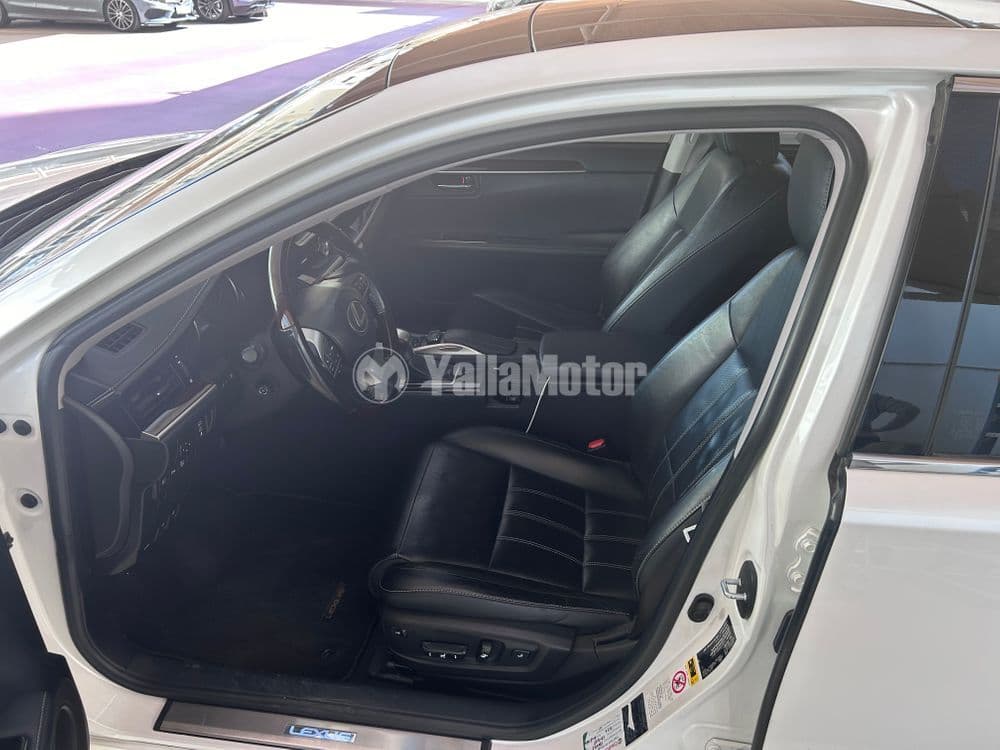 مستعملة لكزس إي أس 350 4 door 3.5L 2016