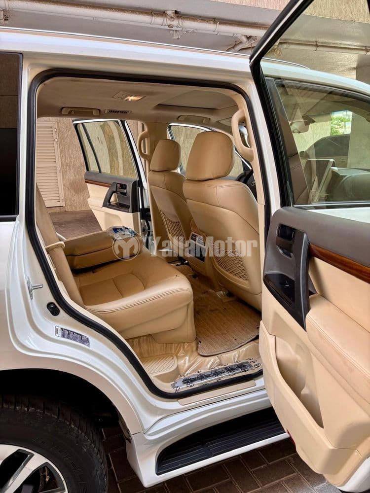 Used Toyota Land Cruiser 4.0L GXR 2016