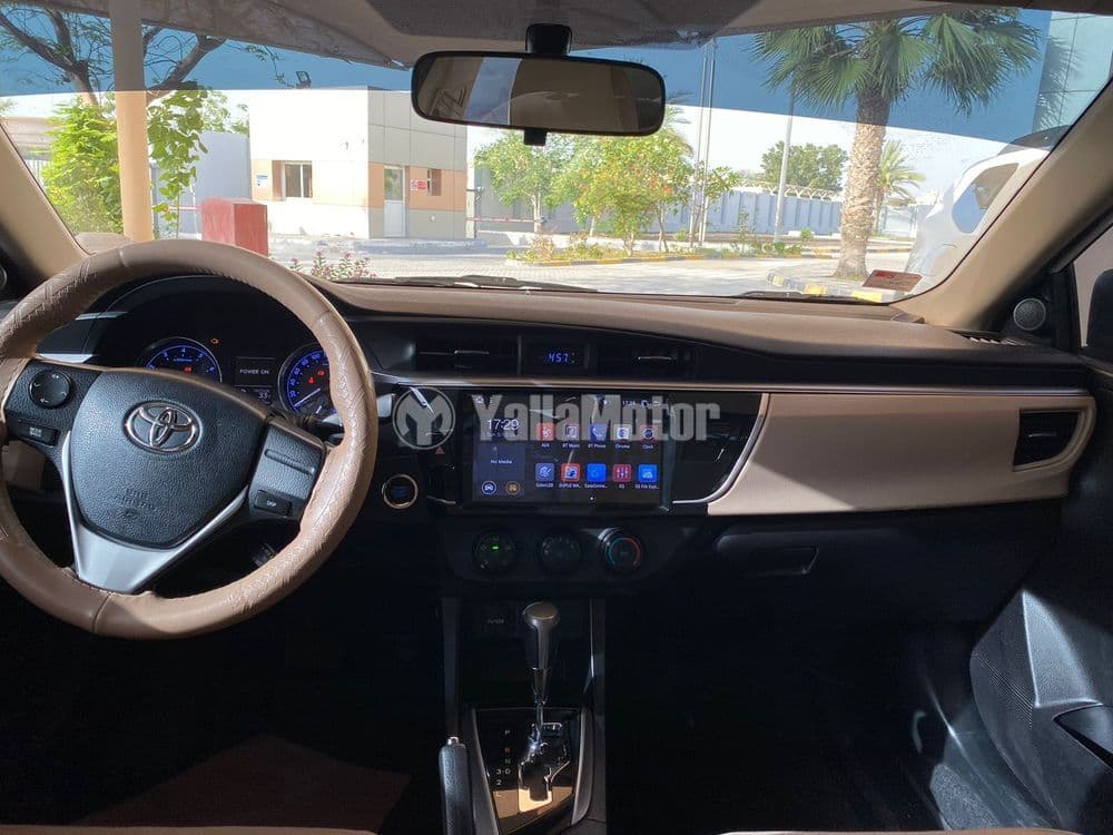 تويوتا كورولا 2.0L SE Plus 2015 مستعملة