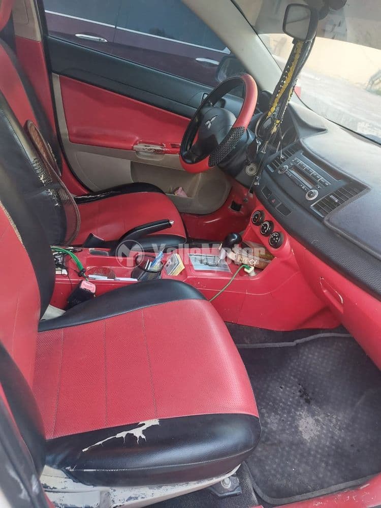 ميتسوبيشي لانسر إي اكس 2.0L 2011 مستعملة