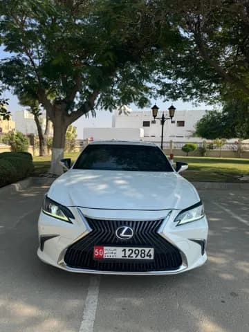 Used Lexus ES 300h Premier 2019