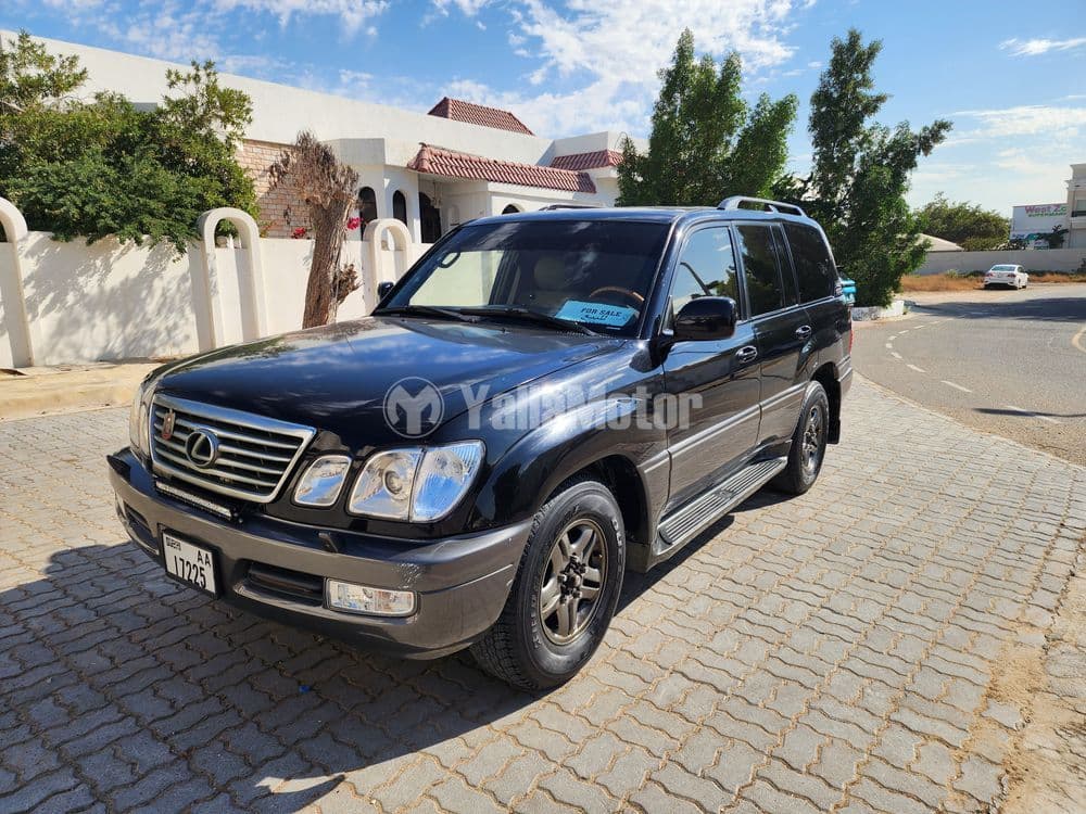 مستعملة لكزس أل أكس 2000