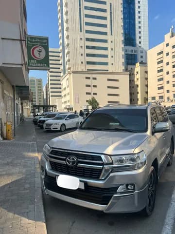 Used Toyota Land Cruiser 5.7L GXR 2014