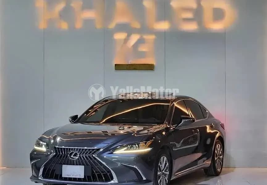 لكزس إي أس 2023 مستعملة