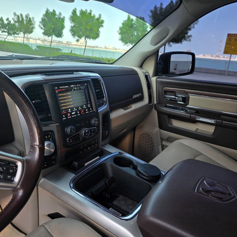 Used RAM 1500 Classic 5.7L Laramie (Double Cab) 2020