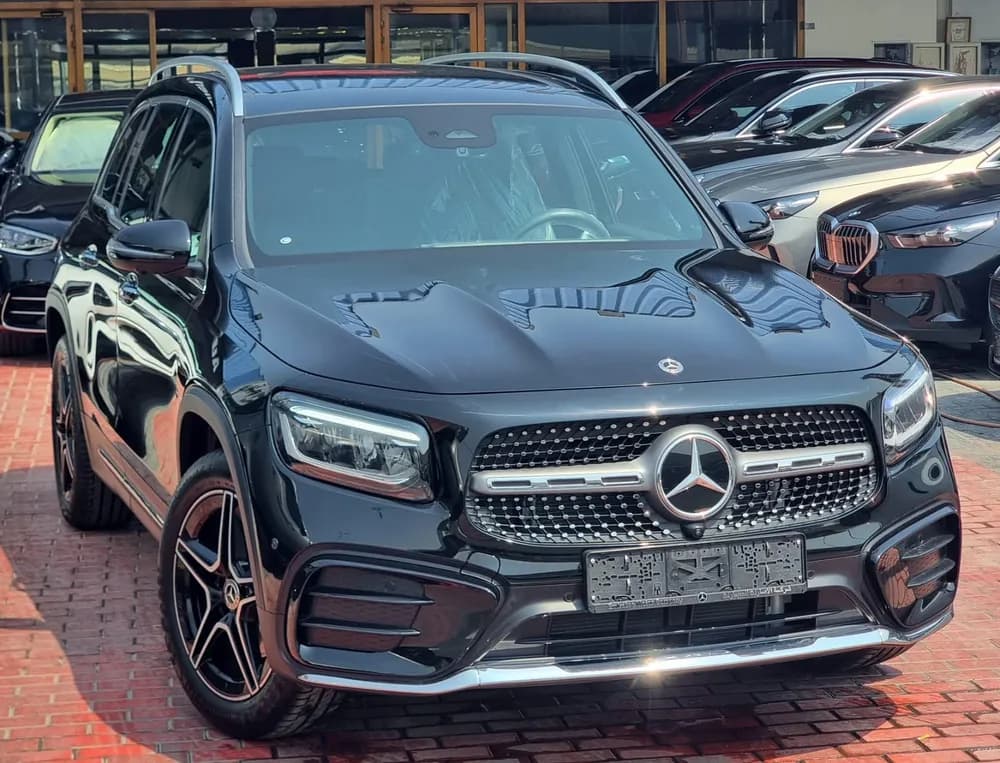 New Mercedes-Benz GLB 200 2025