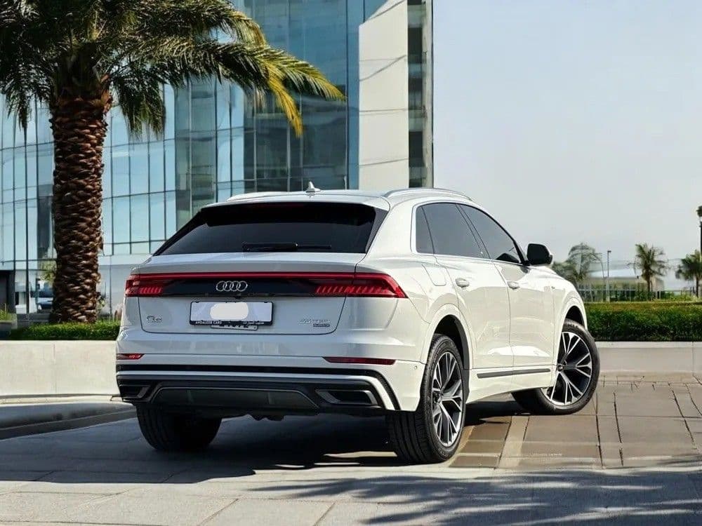أودي Q8 55 TFSI quattro 340 HP 2022 مستعملة