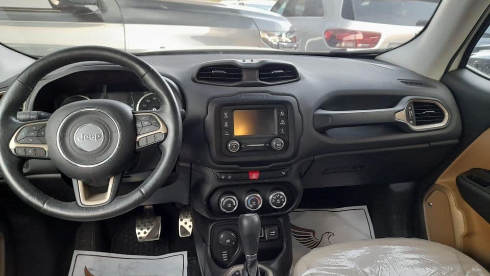 مستعملة جيب رينيجيد 1.4T Limited 4x4 2016