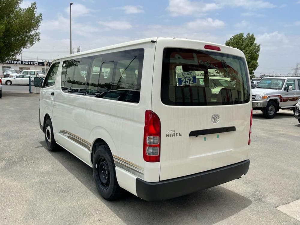 الجديد تويوتا هايس 2.5L Commuter M/T 2025