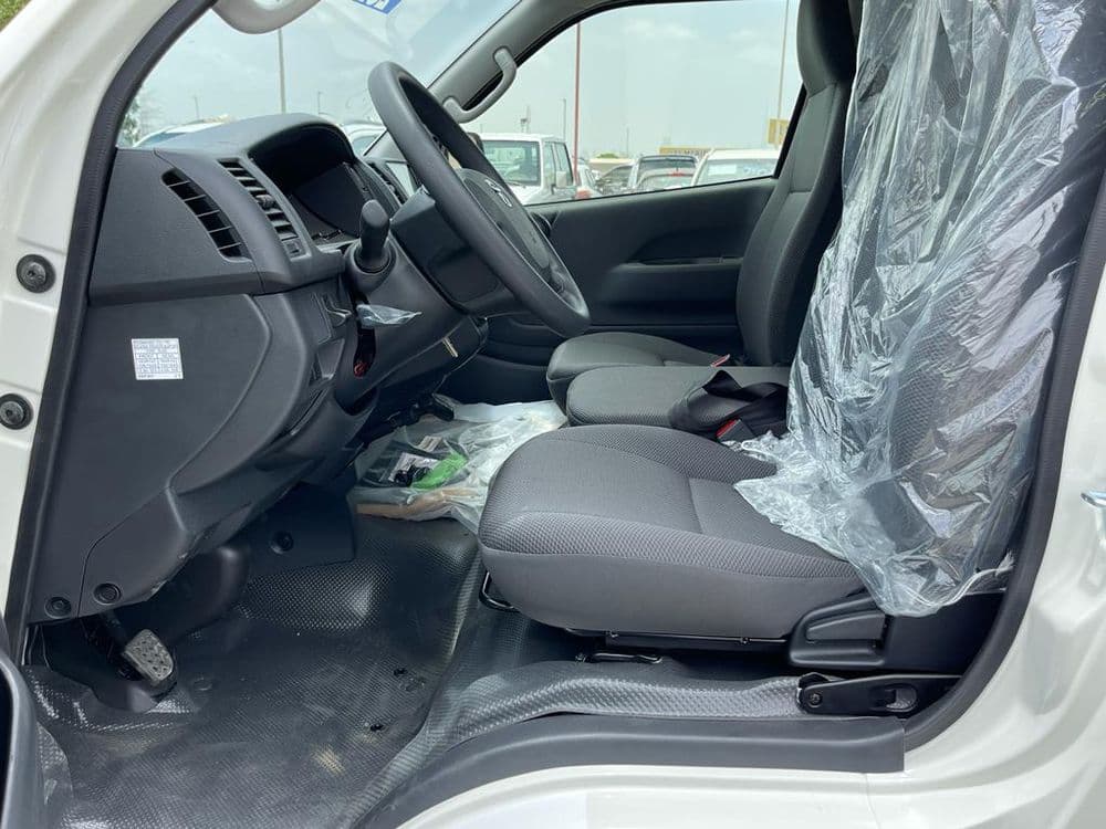 الجديد تويوتا هايس 2.5L Commuter M/T 2025