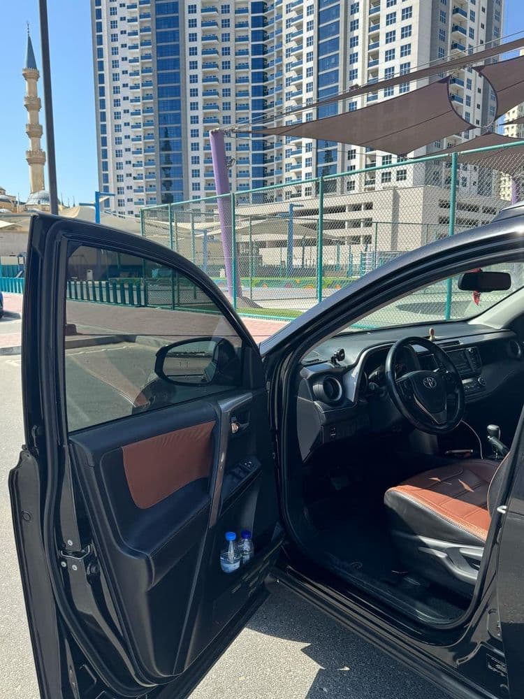 تويوتا راف4 2.5L 2WD VX 2017 مستعملة