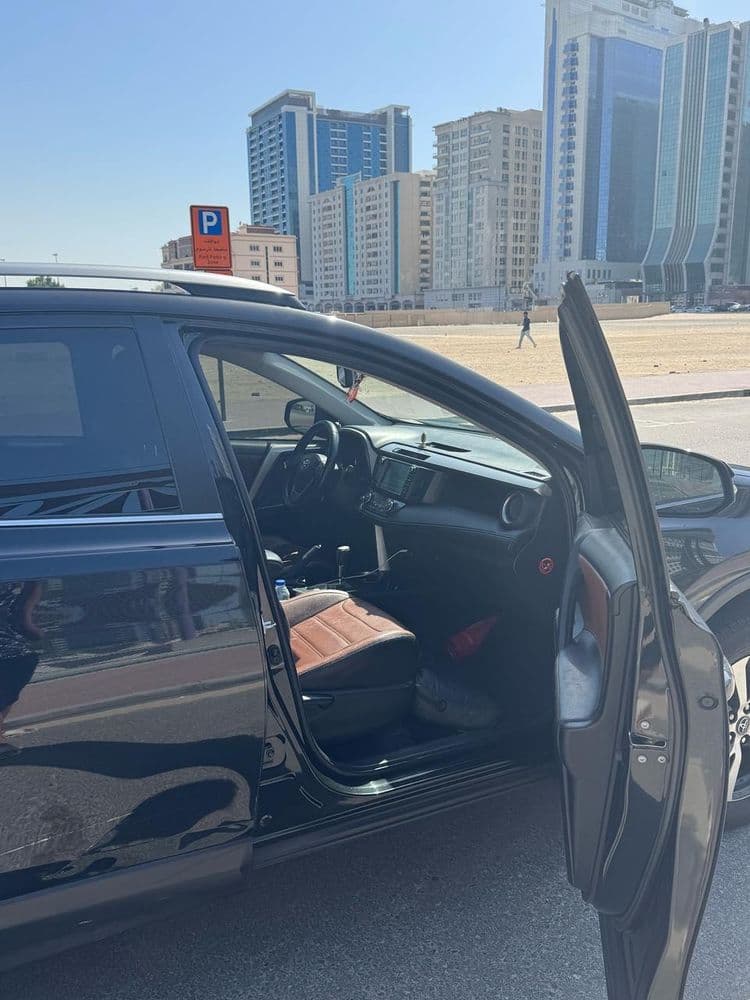 تويوتا راف4 2.5L 2WD VX 2017 مستعملة