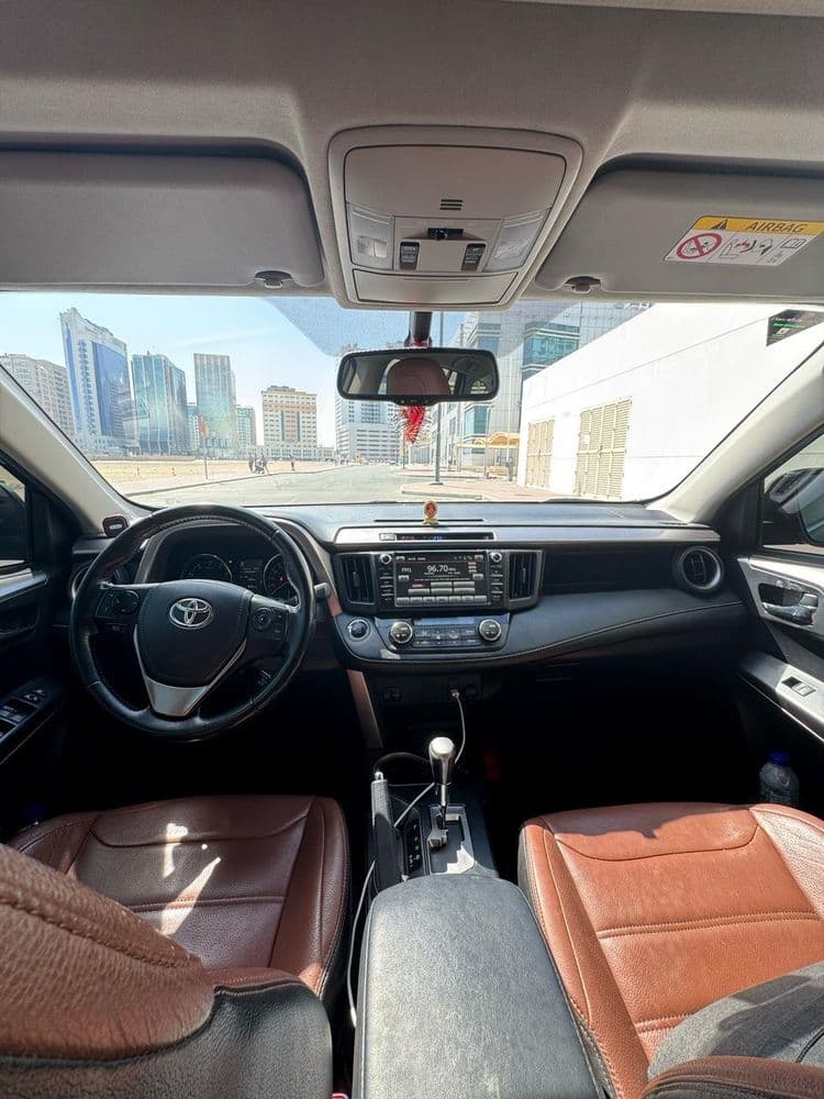 تويوتا راف4 2.5L 2WD VX 2017 مستعملة