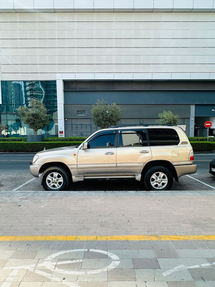 تويوتا لاند كروز 5 Door 4.6L 2004 مستعملة