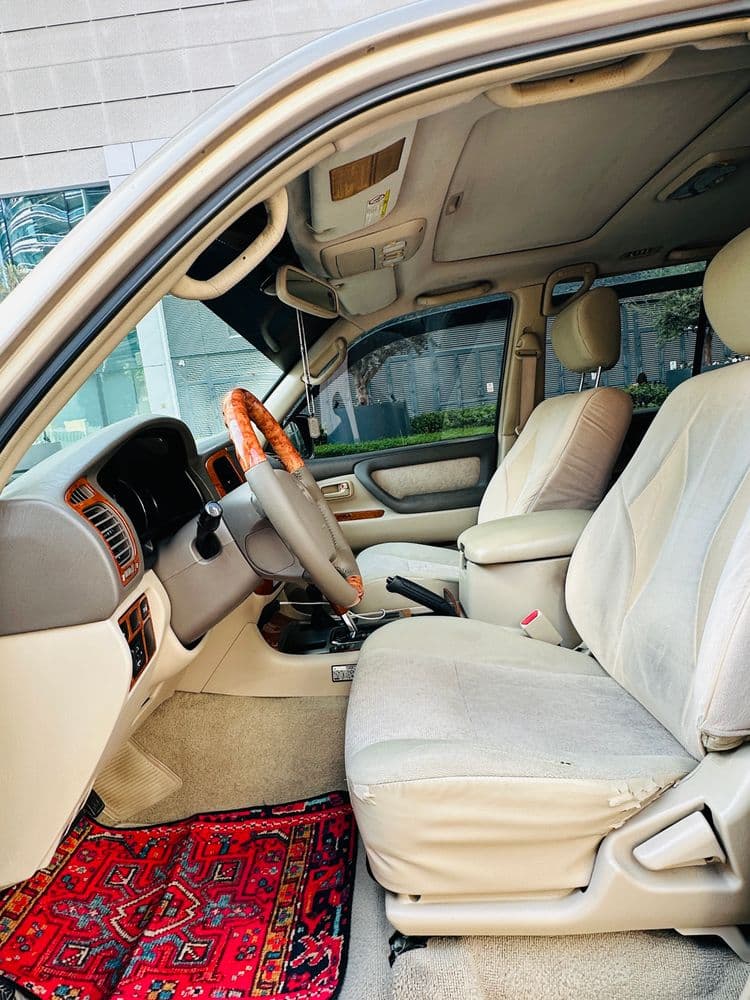 تويوتا لاند كروز 5 Door 4.6L 2004 مستعملة