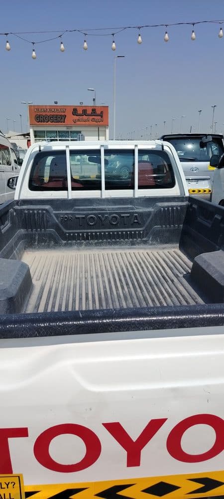 تويوتا هايلكس 2.0L Single Cab 4x2 2016 مستعملة