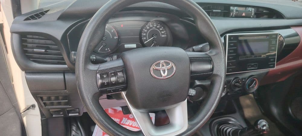 تويوتا هايلكس 2.0L Single Cab 4x2 2016 مستعملة