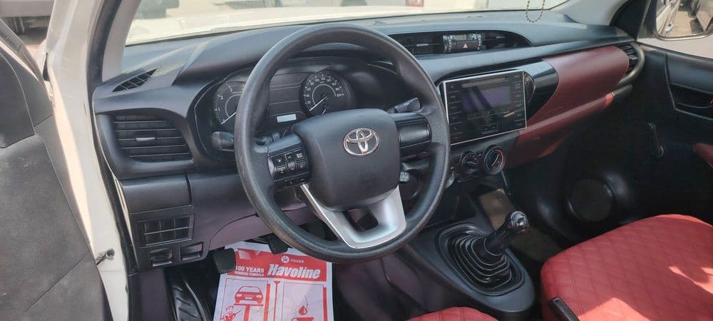تويوتا هايلكس 2.0L Single Cab 4x2 2016 مستعملة