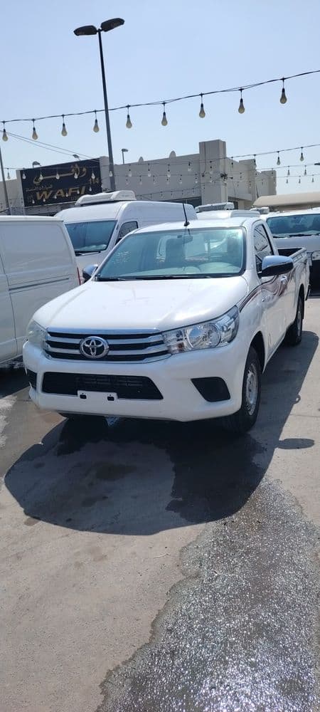 تويوتا هايلكس 2.0L Single Cab 4x2 2016 مستعملة