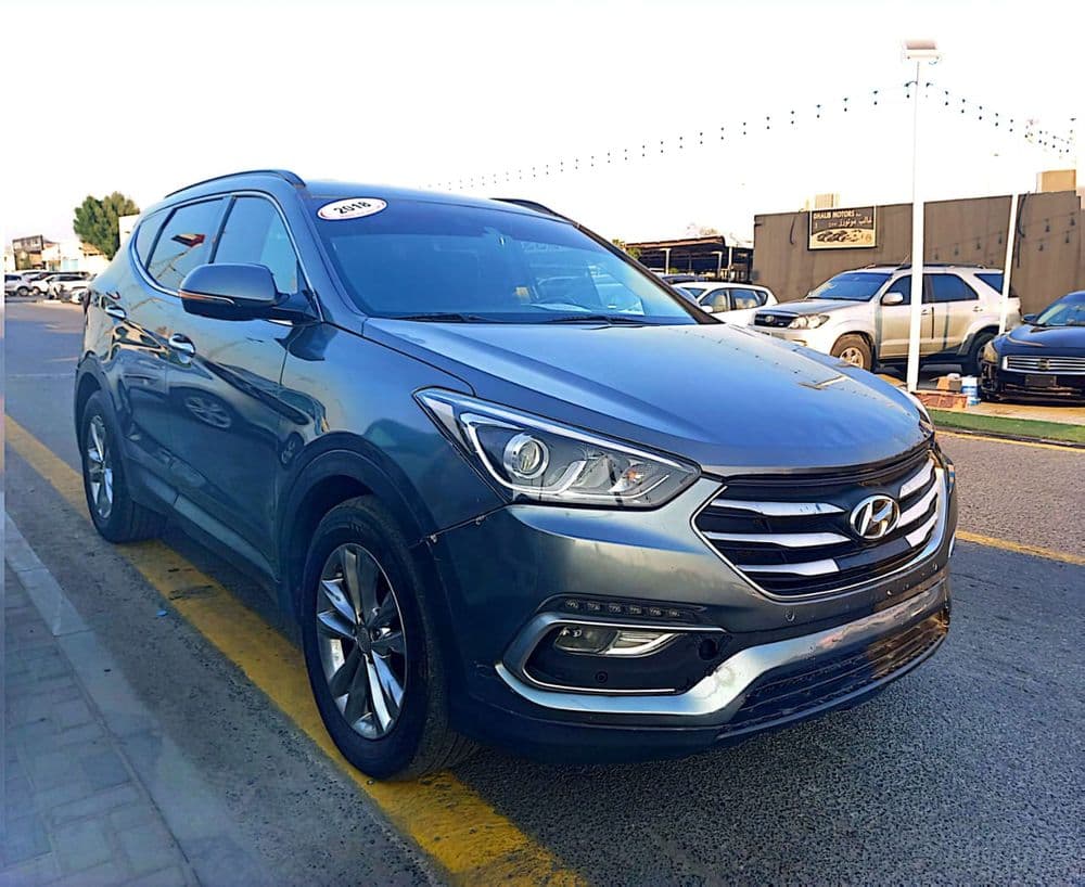 هيونداي سانتافيه 2.0L 2018 مستعملة
