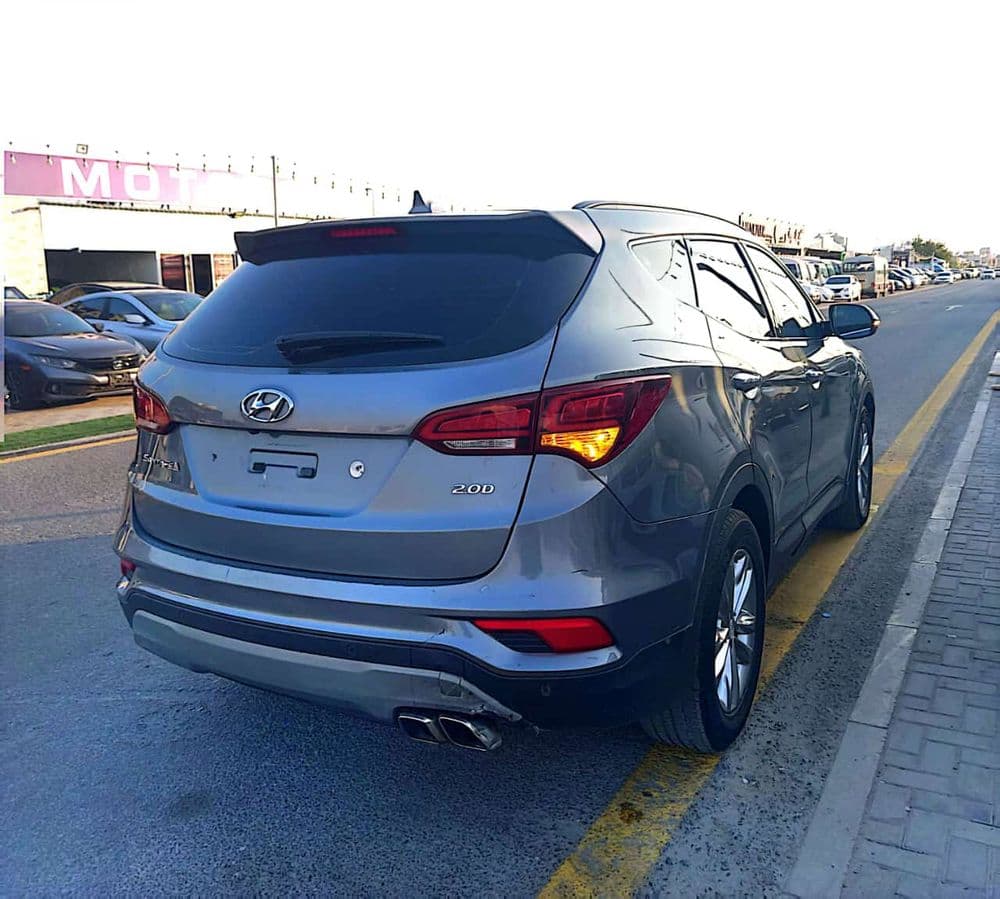 هيونداي سانتافيه 2.0L 2018 مستعملة