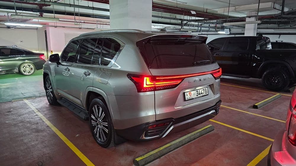 لكزس إل إكس 600 ASH WOOD Edition AWD 7-Seats 2023 مستعملة