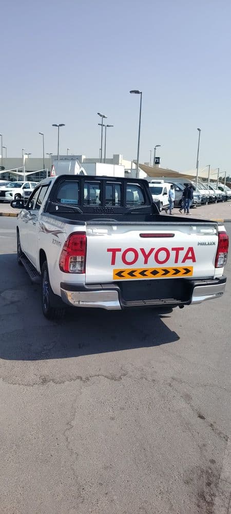 تويوتا هيلوكس 2.7 Double Cab 4x2 A/T Top 2022 مستعملة