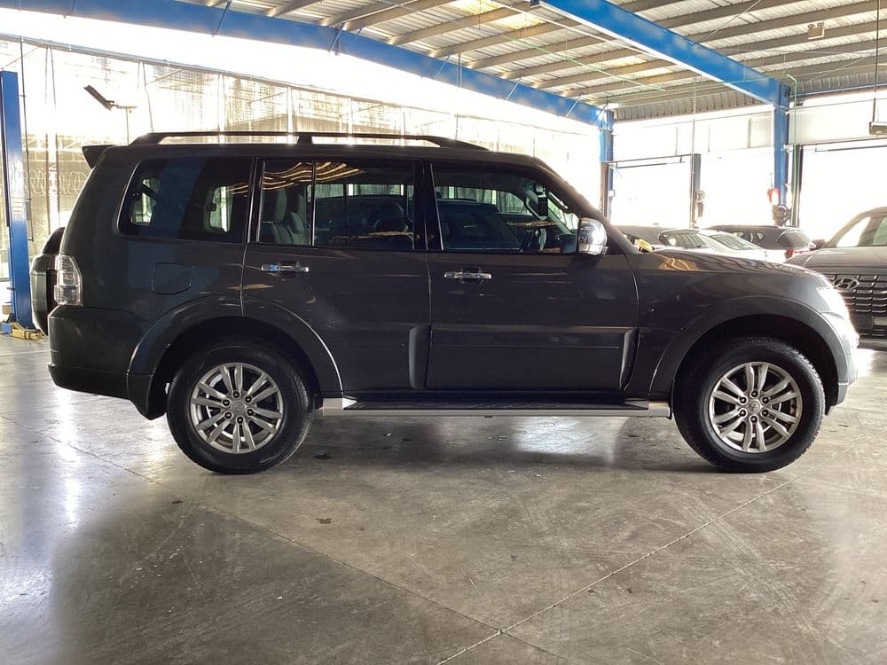 ميتسوبيشي باجيرو 2016 مستعملة