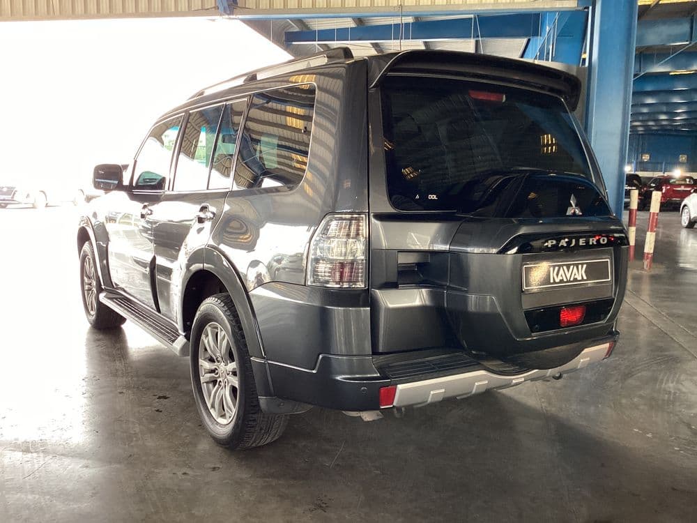 ميتسوبيشي باجيرو 2016 مستعملة