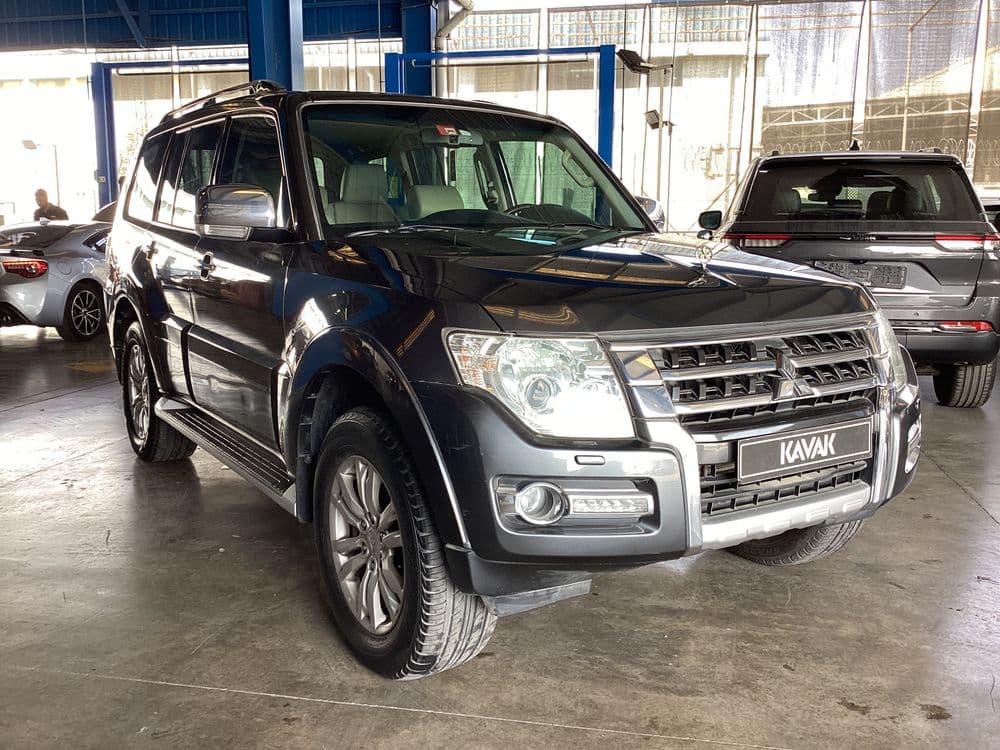 ميتسوبيشي باجيرو 2016 مستعملة