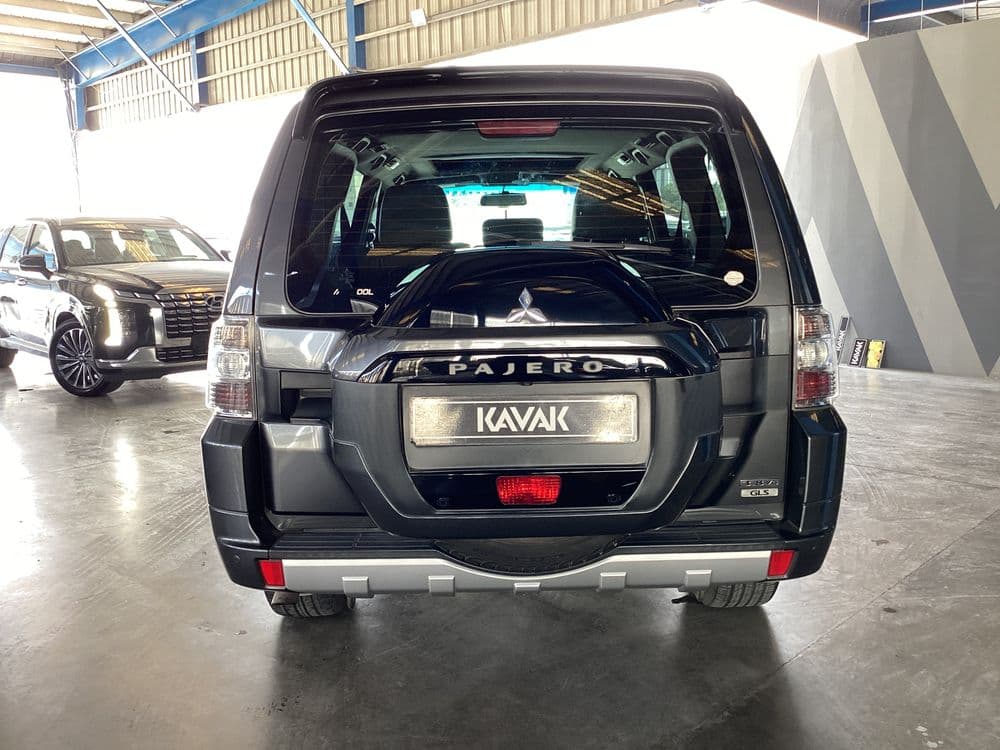 ميتسوبيشي باجيرو 2016 مستعملة