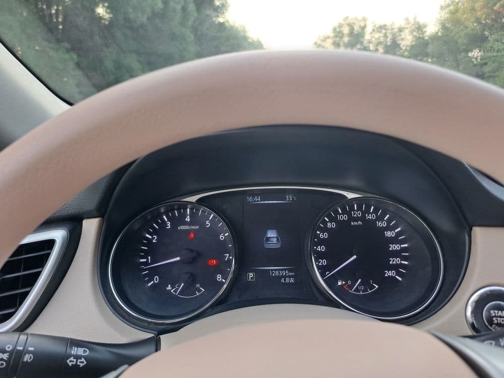 مستعملة نيسان إكس تريل 2.5 S 4WD 2015