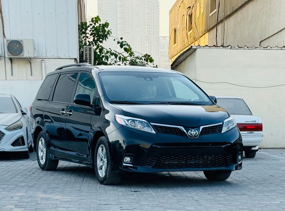 Used Toyota Sienna 2018