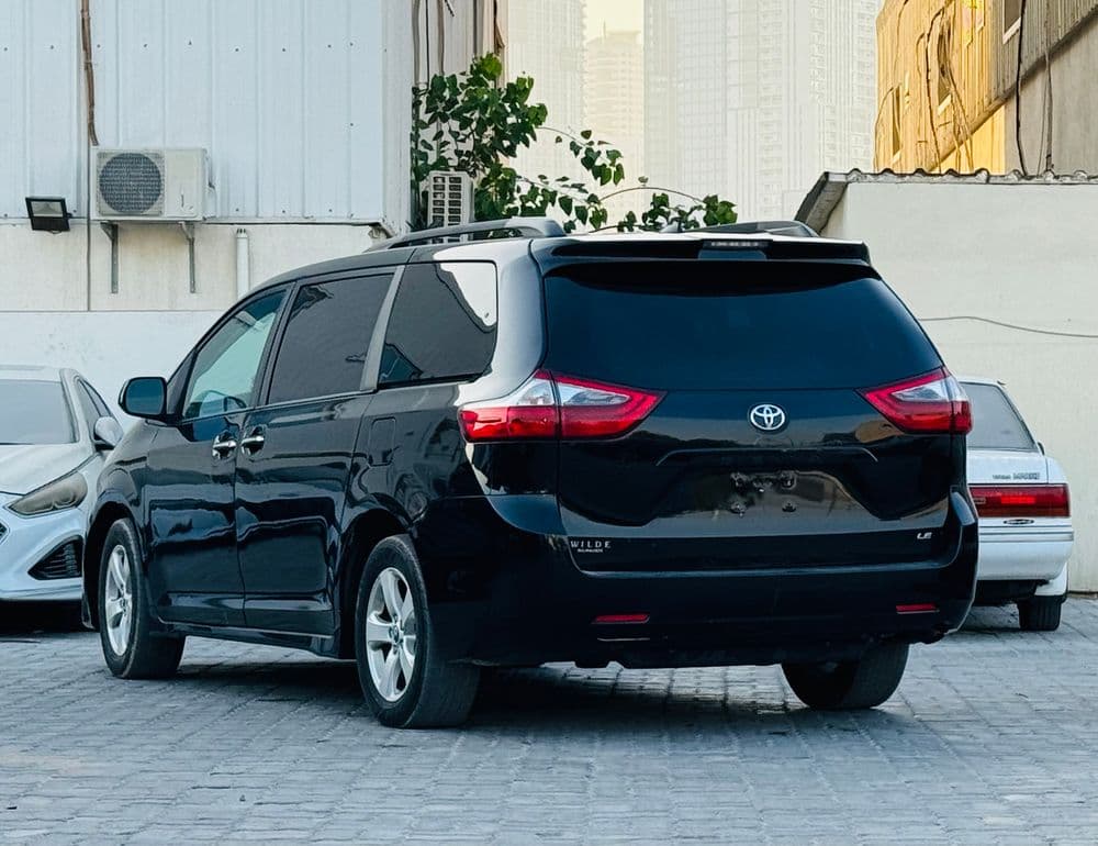 Used Toyota Sienna 2018