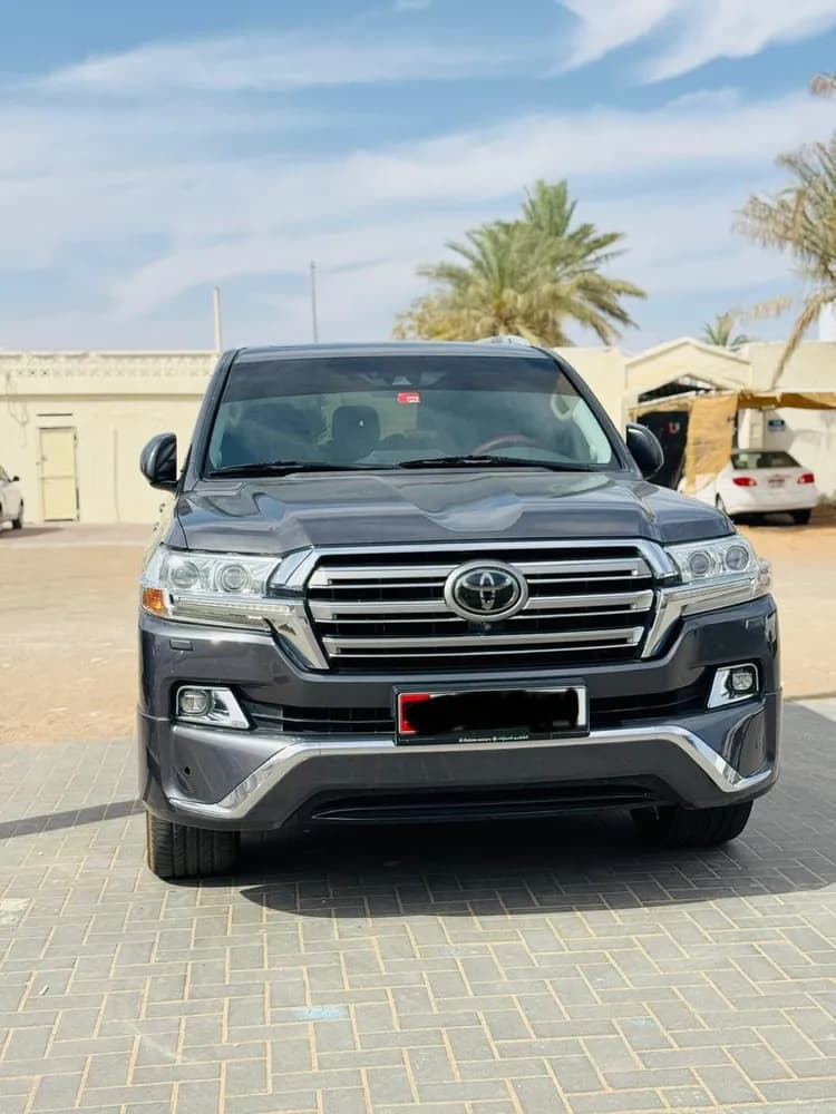 تويوتا لاند كروزر 5.7L VXR 2018 مستعملة