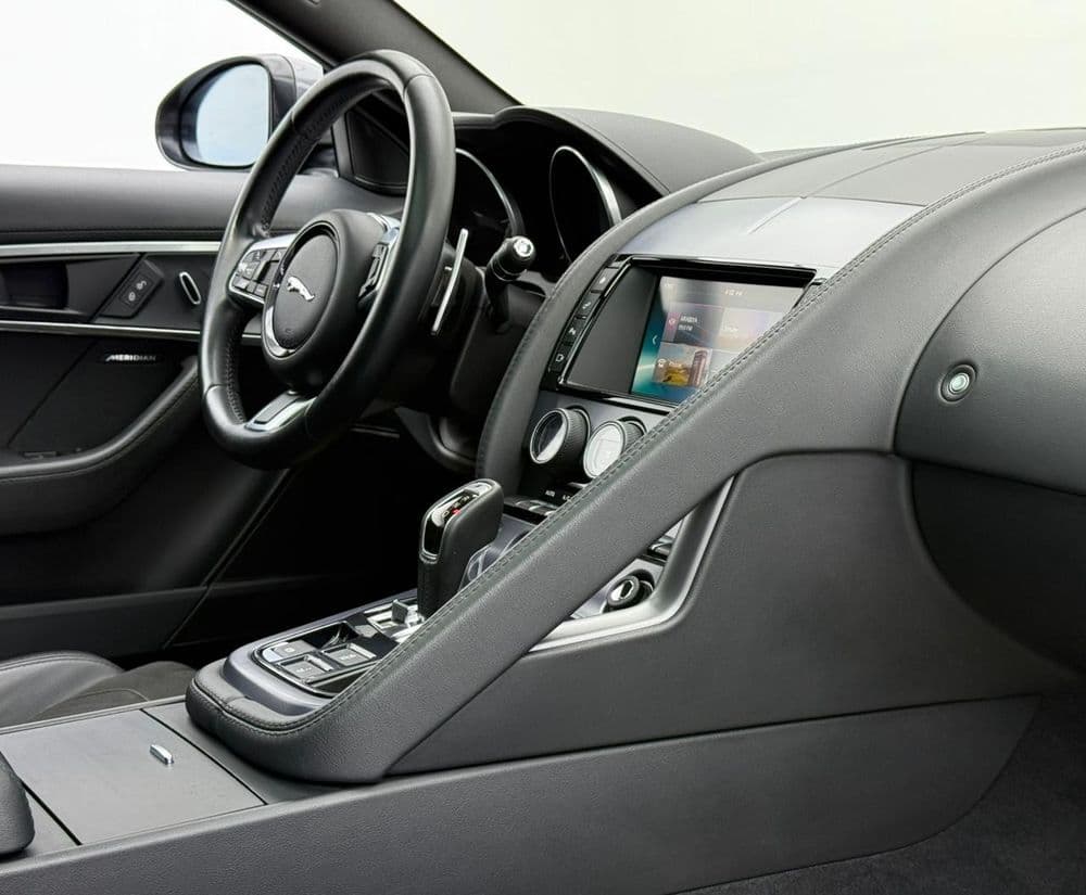 جاكوار أف-تايب 2018 مستعملة