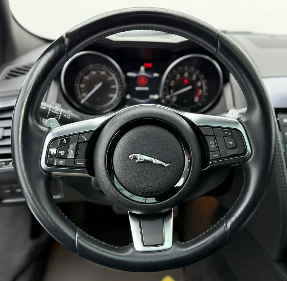 جاكوار أف-تايب 2018 مستعملة