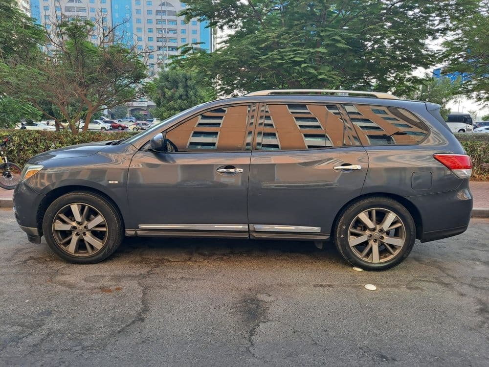 Used Nissan Pathfinder 3.5L SL 4WD 2014