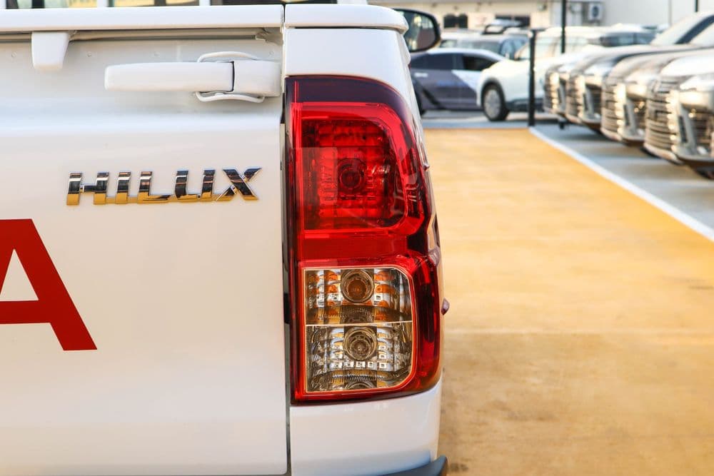 New Toyota Hilux 2.7 Single Cab 4x2 M/T Top 2025