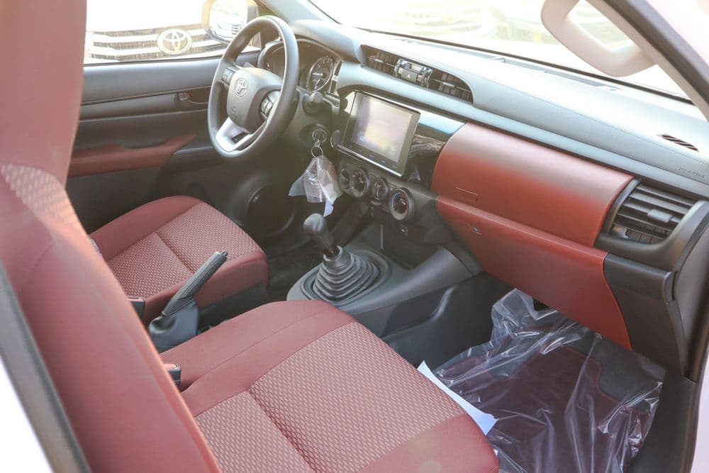 New Toyota Hilux 2.7 Single Cab 4x2 M/T Top 2025