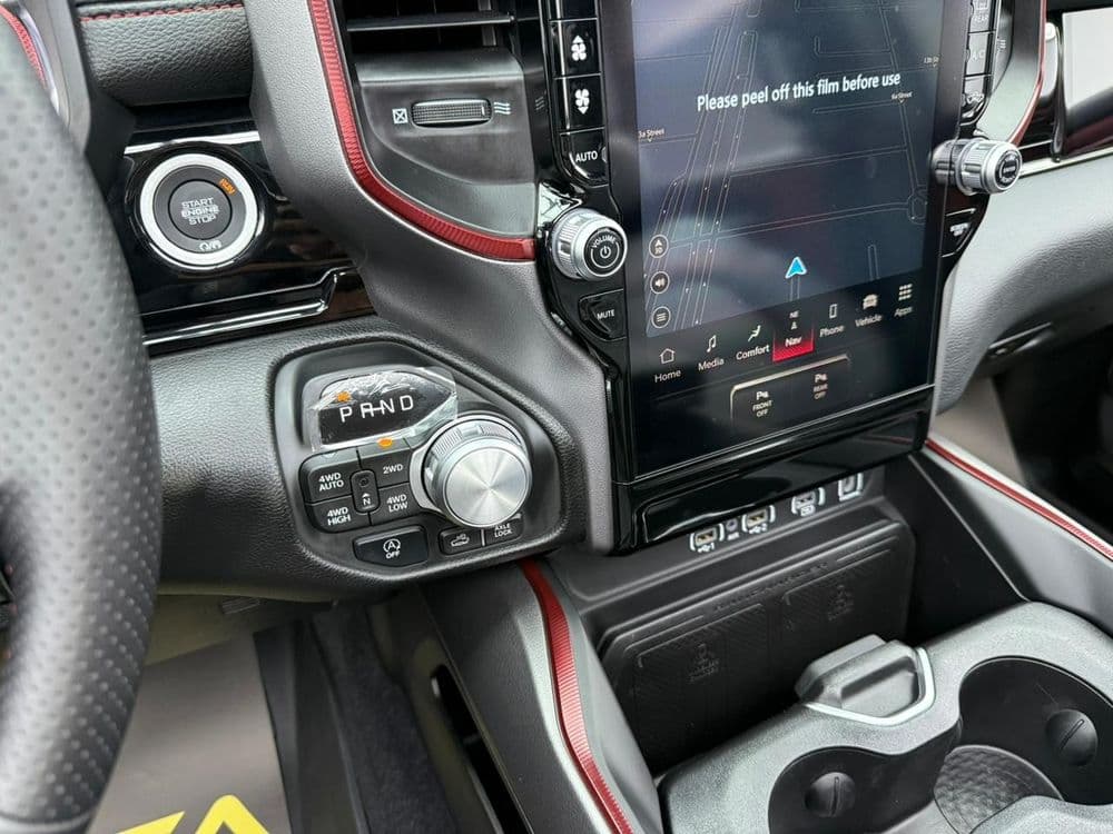 مستعملة رام 1500 Rebel Crew Cab 2025