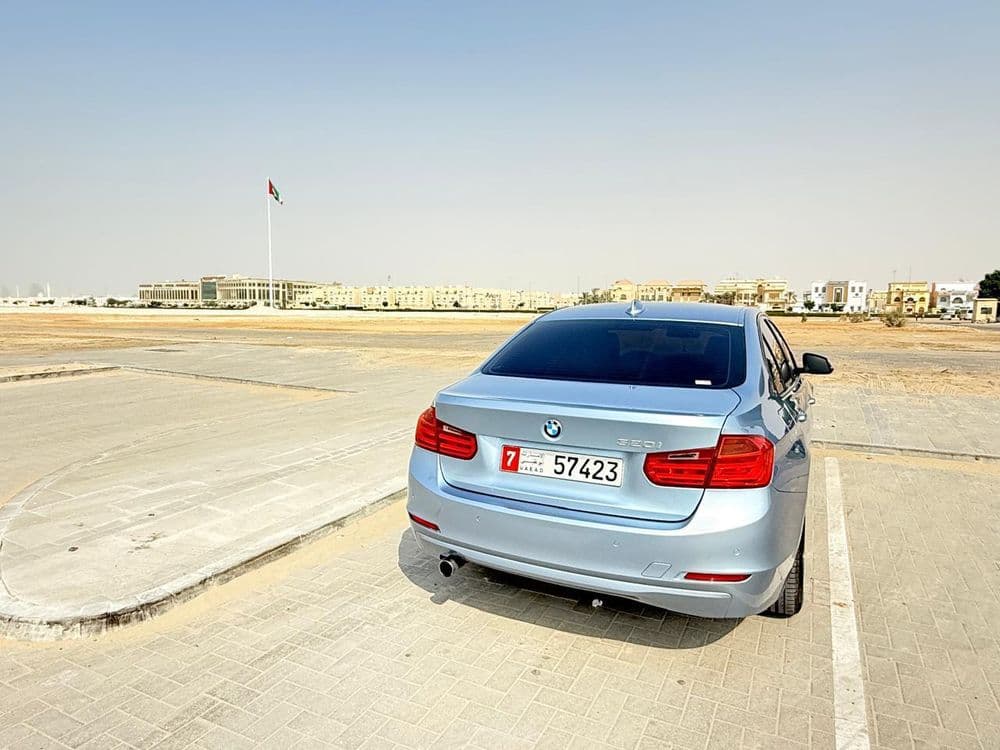 مستعملة بي إم دبليو 3 Series 320i 2014