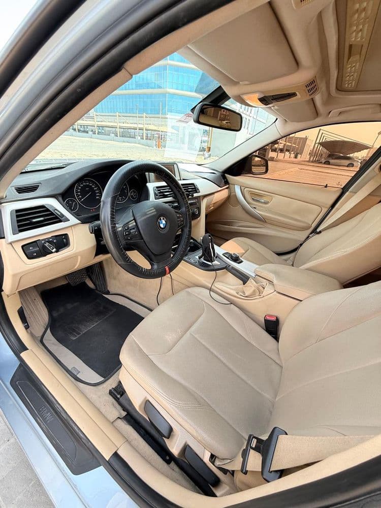 مستعملة بي إم دبليو 3 Series 320i 2014