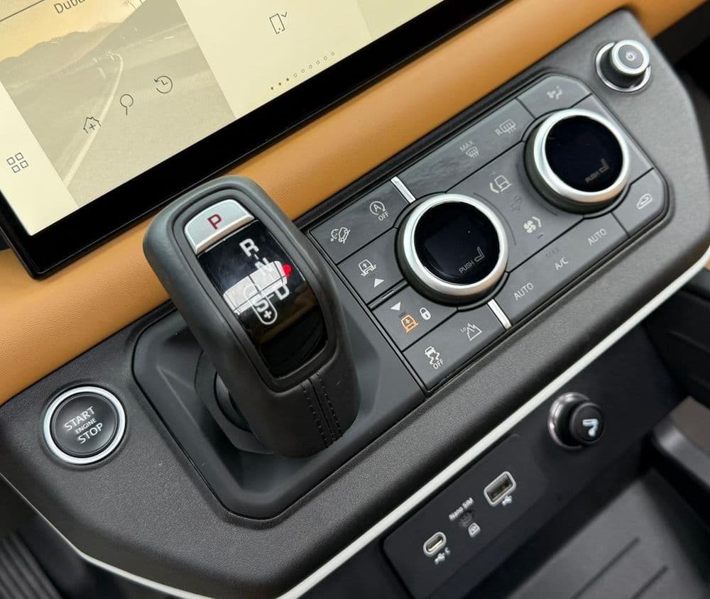 مستعملة لاند روفر ديفندر 90 HSE P400 2023