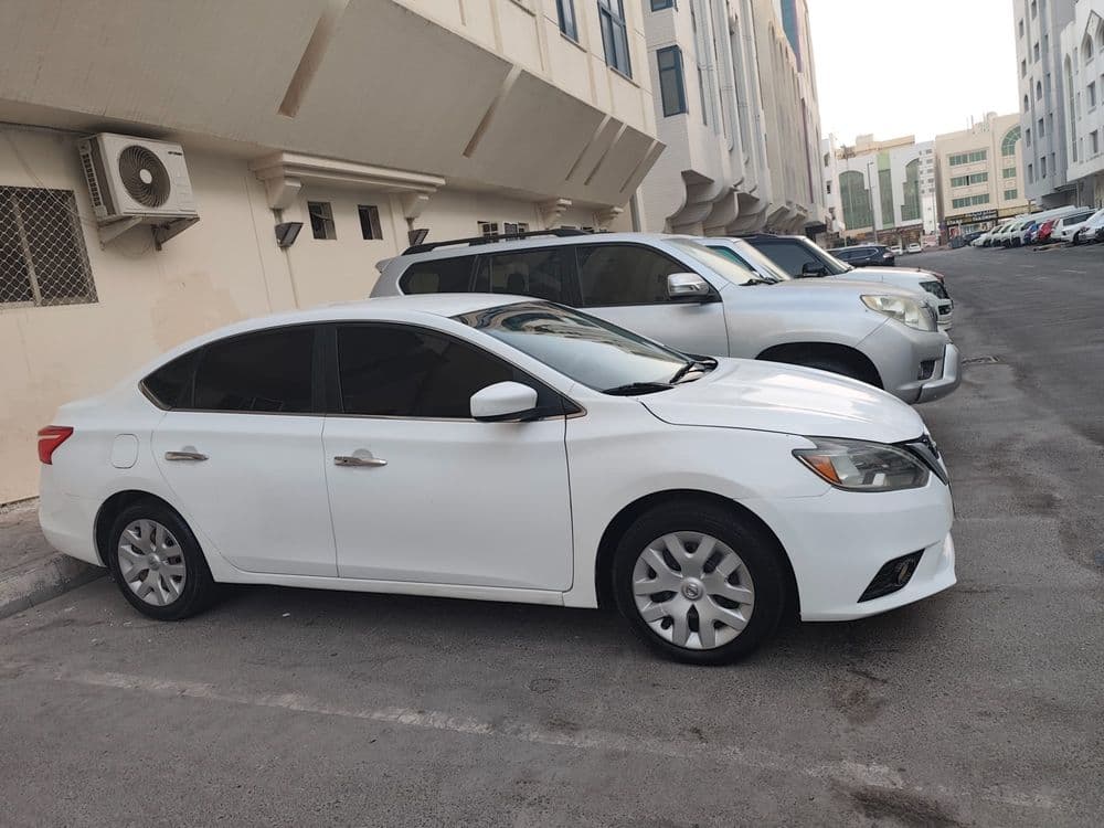 مستعملة نيسان سنترا 2.0L SV 2017
