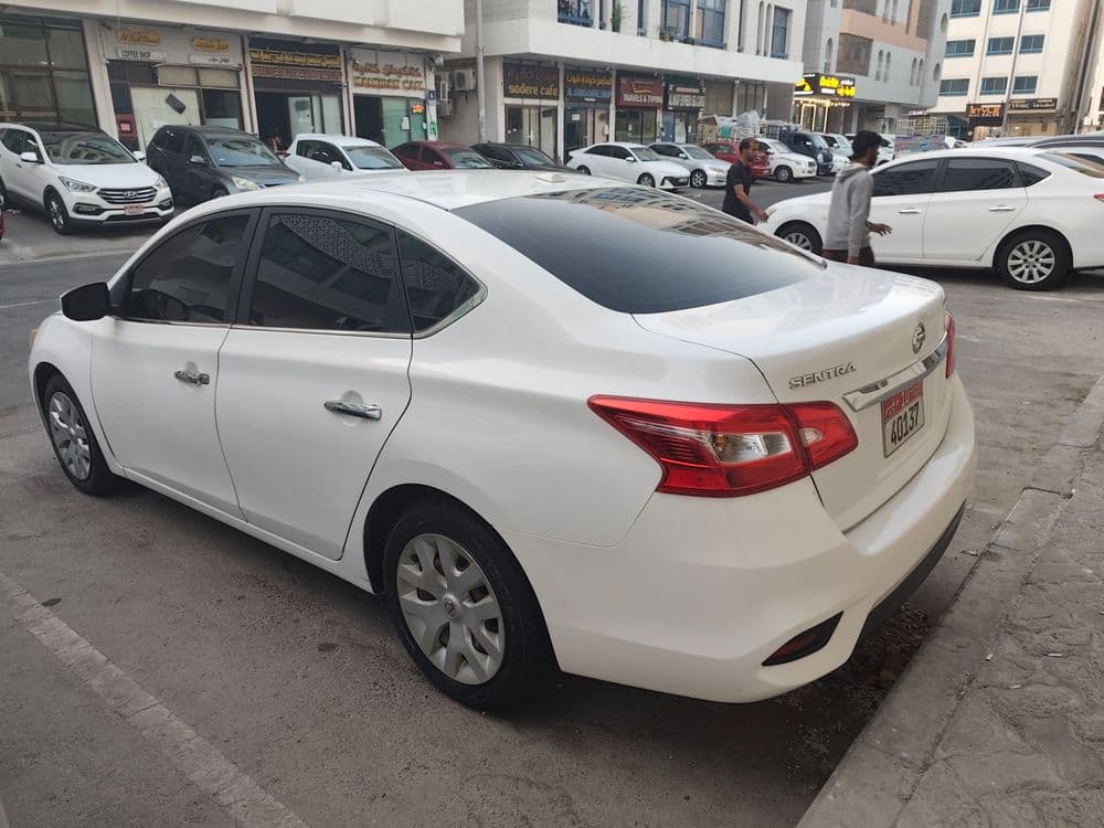 مستعملة نيسان سنترا 2.0L SV 2017