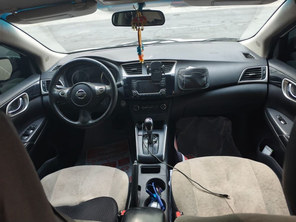 مستعملة نيسان سنترا 2.0L SV 2017