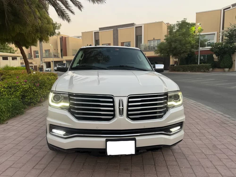 مستعملة لينكون نافيجيتور 3.5L 8 Seats 4X4 2015
