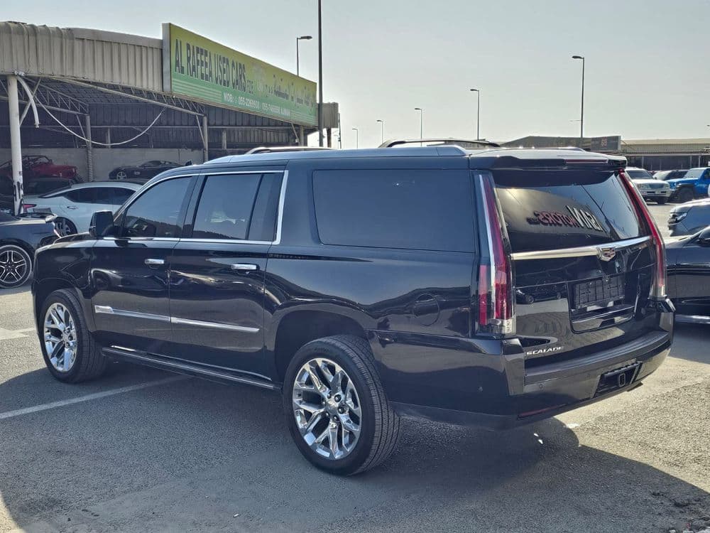 كاديلاك اسكاليد 6.2L Premium Luxury Platinum 2018 مستعملة